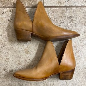 Free people double V ankle boots READ DESCRIPTION